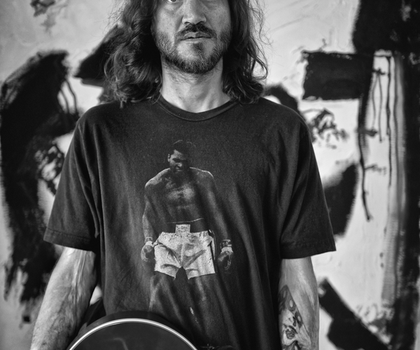 RESONATORS Black and White Scarlet Page shop